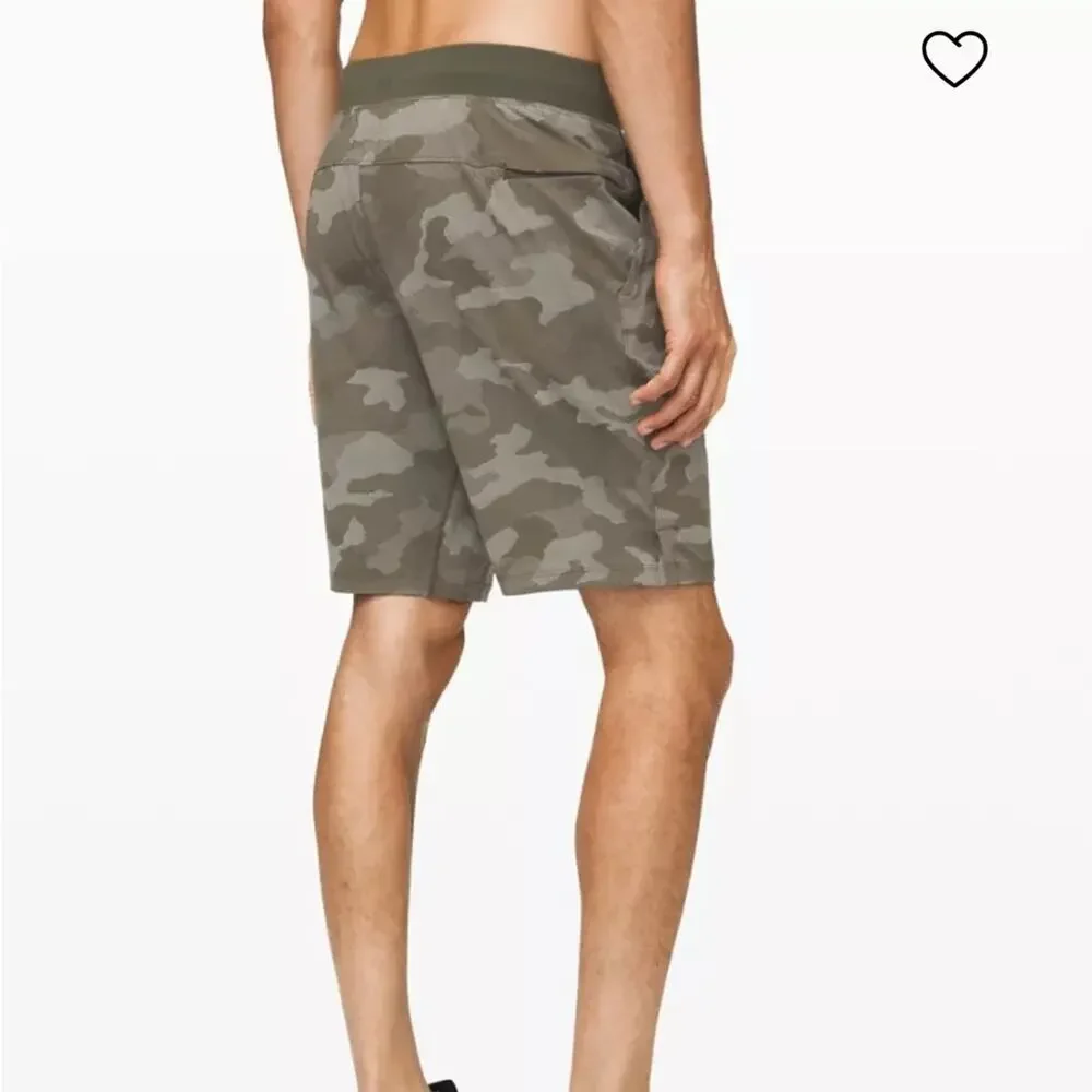 LULULEMON T.H.E. Short 9” Lined‎ in Green Camo Size Small - Picture 3 of 8